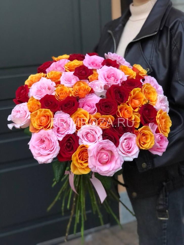 Букет из 51 Российской розы микс Flowers delivery Vladivostok