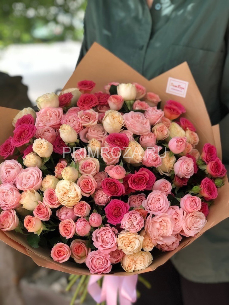 Букет из 25 кустовых роз #DM007 Flowers delivery Vladivostok