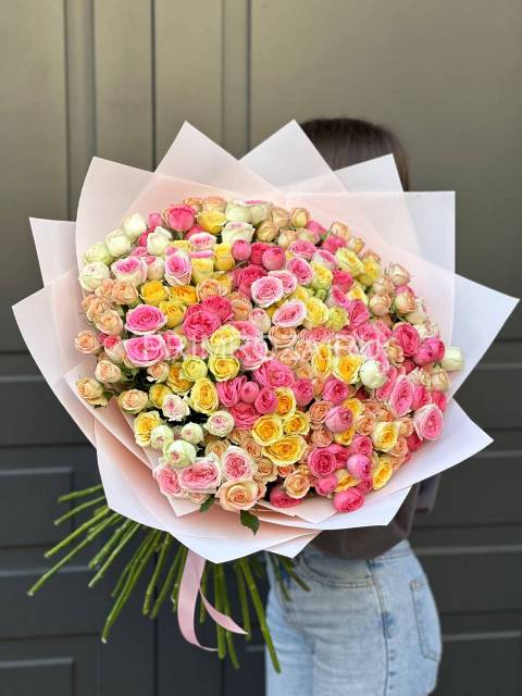 Букет из 51 mix кустовых роз #R0051