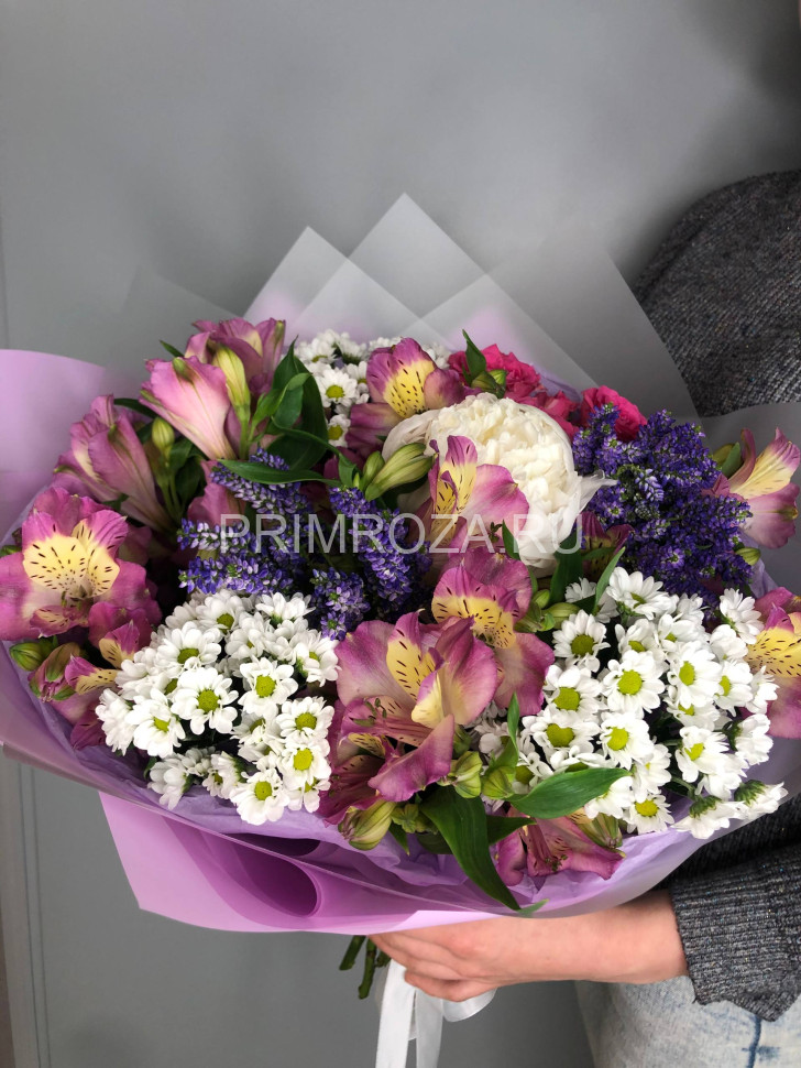 Сборный букет с альстромерией  Flowers delivery Vladivostok
