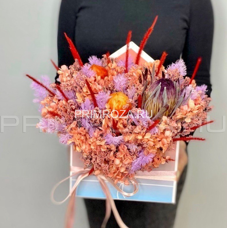 Composition of dried hydrangea and protea flowers #B5876 Flowers delivery Vladivostok