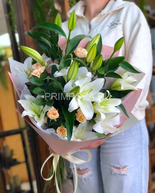 Prefabricated bouquet with lilies #A9515