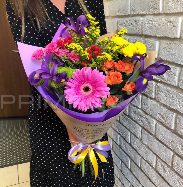 Prefabricated bouquet with peonies in a decorative box #A4695