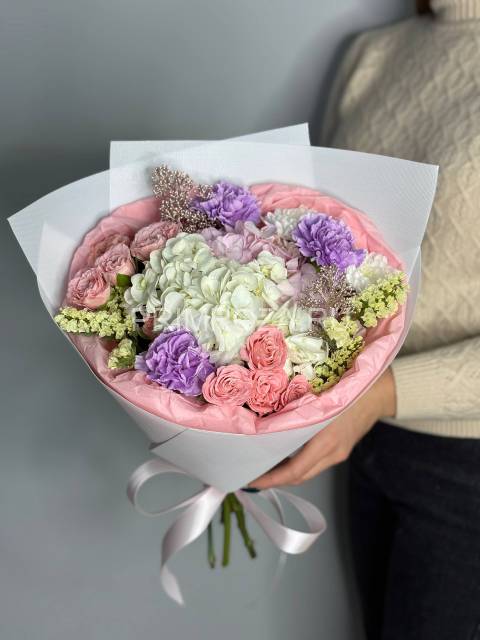 Сборный букет с гортензией #В15815