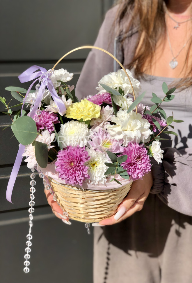 Сборный букет в корзинке  Flowers delivery Vladivostok