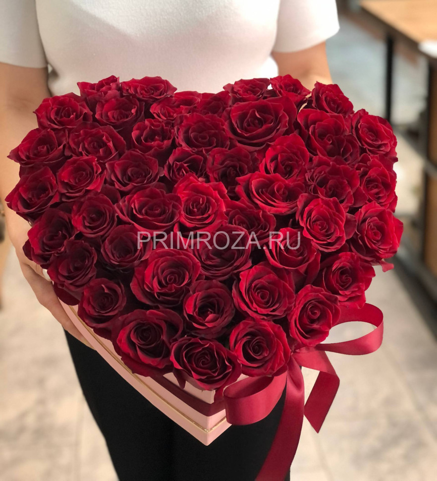  Bouquet of roses in a decorative box #R6015  Flowers delivery Vladivostok