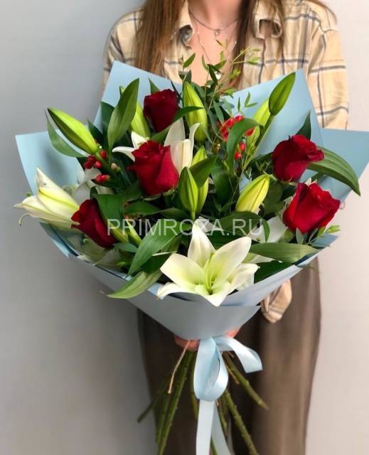Prefabricated bouquet of lilies and roses #A4693