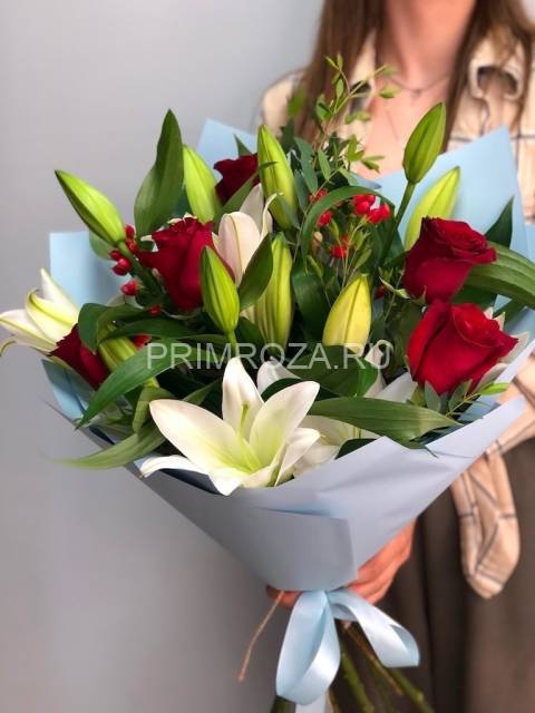 Prefabricated bouquet of lilies and roses #A4693