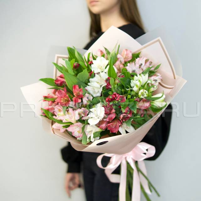 Bouquet of alstroemeria 