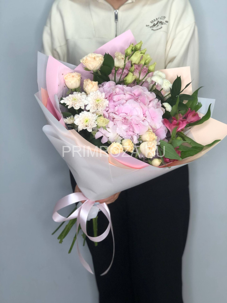 Букет с розовой гортензией #6743 Flowers delivery Vladivostok
