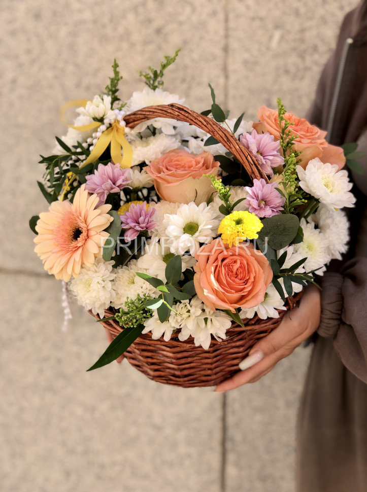Корзина с герберой  Flowers delivery Vladivostok