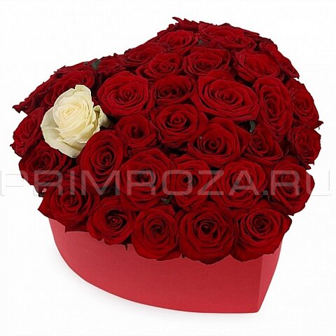 Bouquet of roses in a decorative box #R6016 Flowers delivery Vladivostok