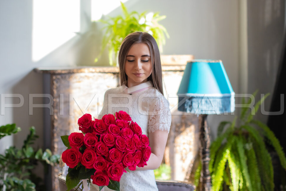  A bouquet of crimson roses #0403 R Flowers delivery Vladivostok