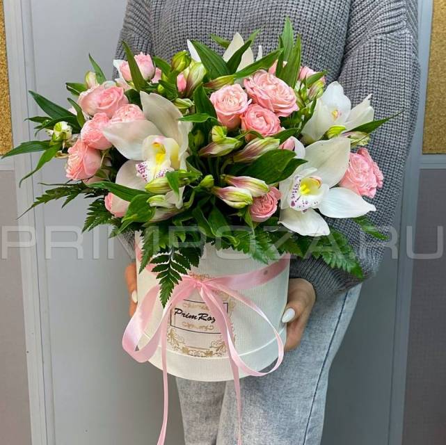 Mixed bouquet in a decorative box #A4683