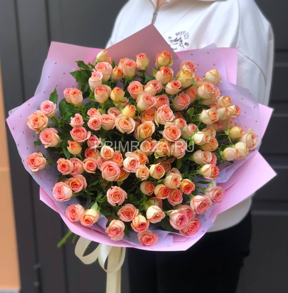 Букет из кустовых роз 