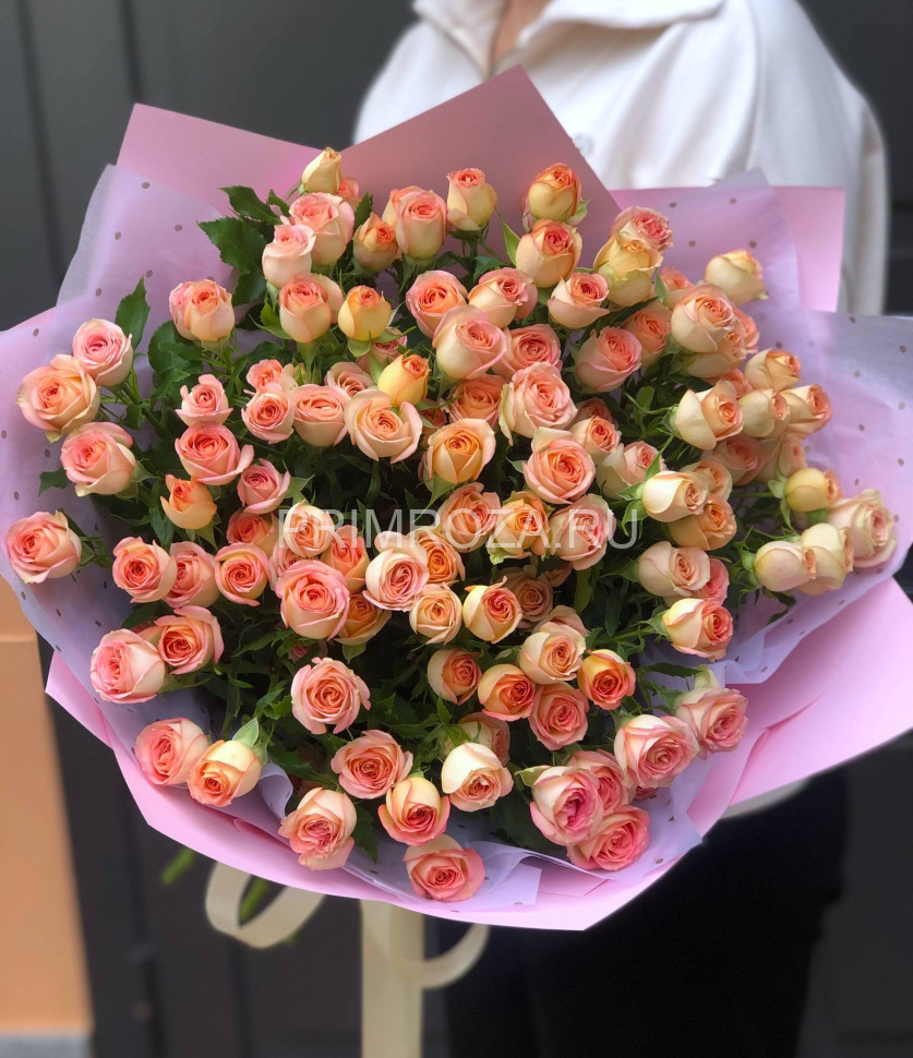 Букет из кустовых роз 