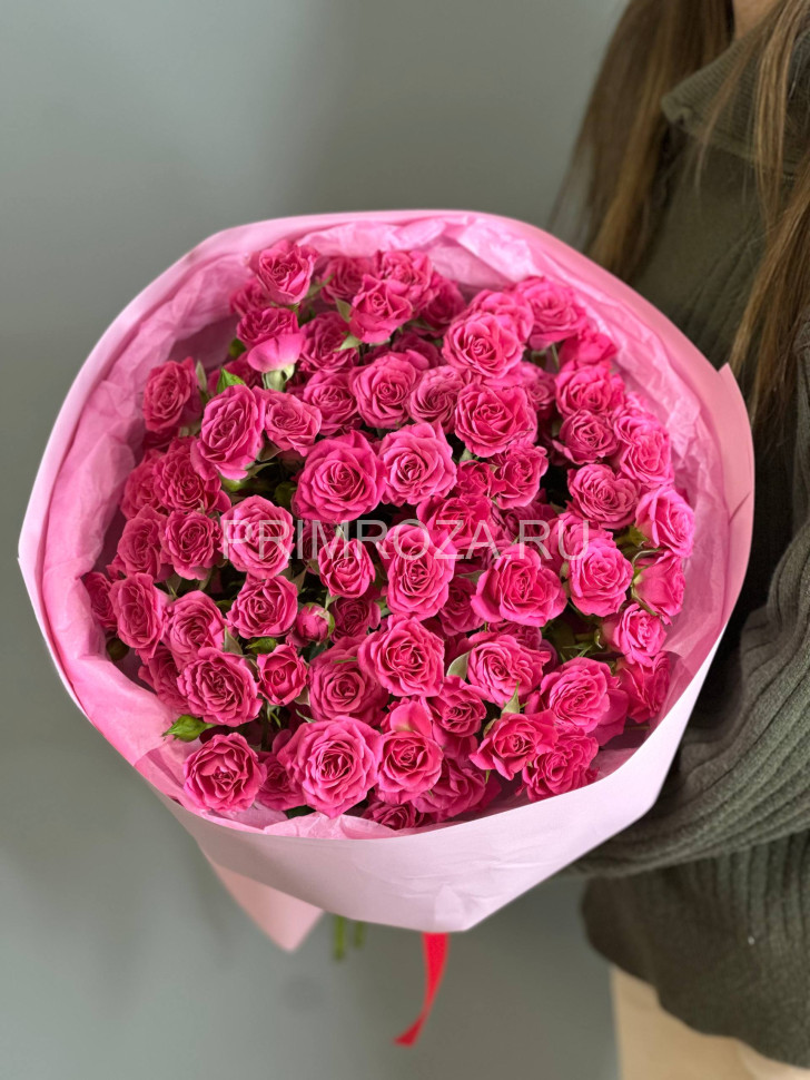 Букет из кустовой розы 