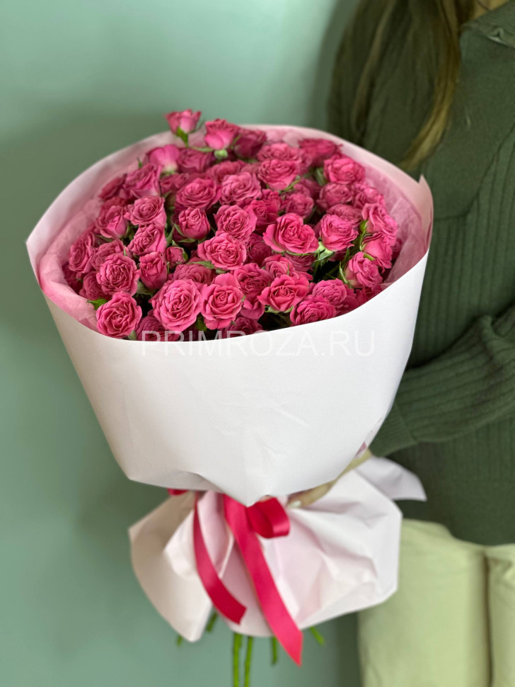 Букет из кустовой розы 