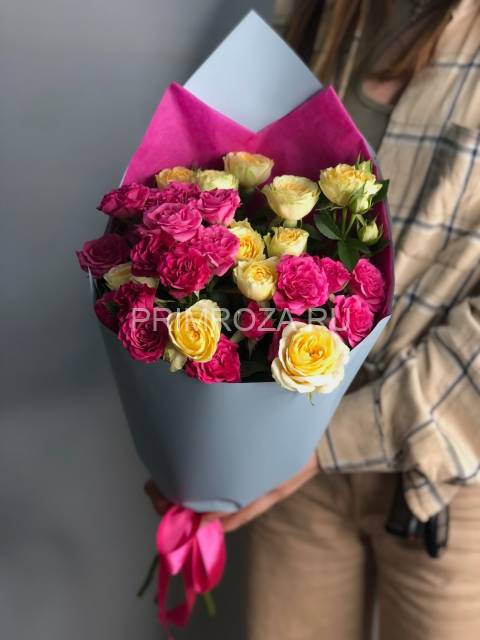 Букет из кустовых роз микс ( 5 шт) 