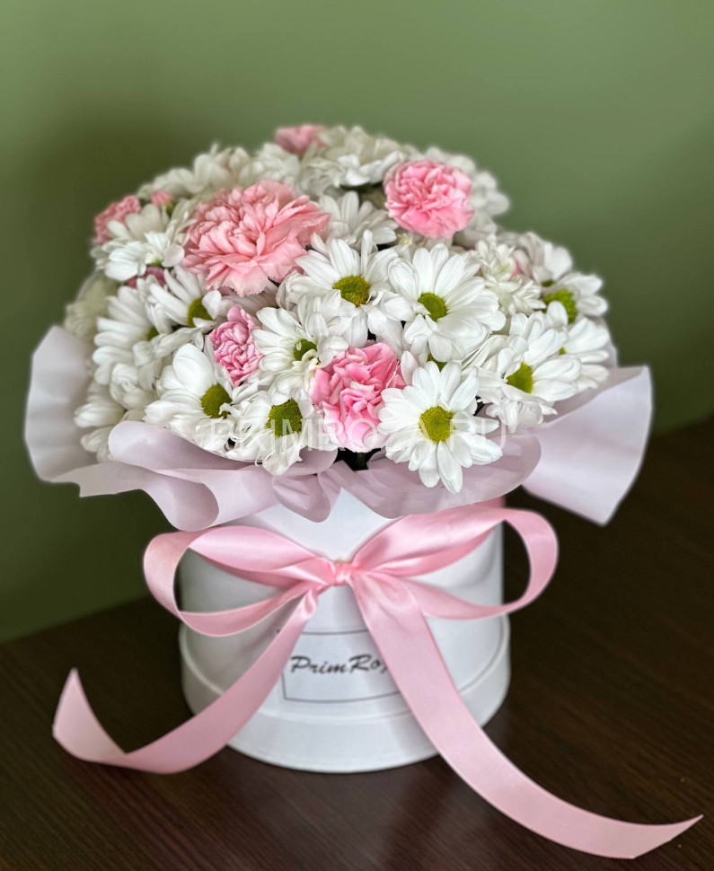 Chrysanthemum composition in a box #6767 Flowers delivery Vladivostok