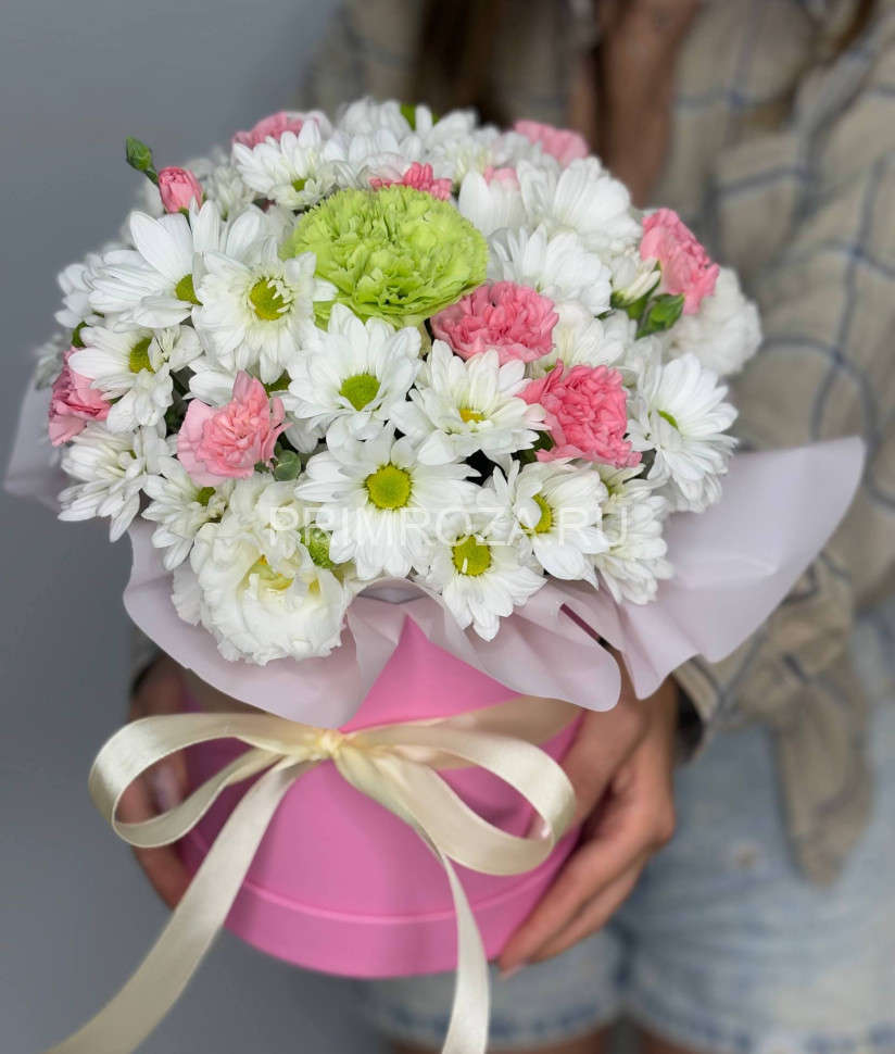 Chrysanthemum composition in a box #6767 Flowers delivery Vladivostok
