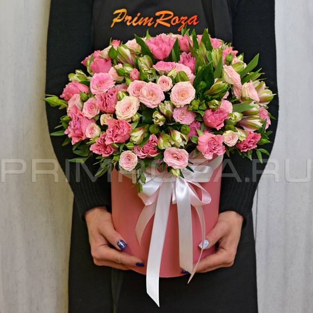 Bouquet of spray roses and Alstroemeria in model #C382