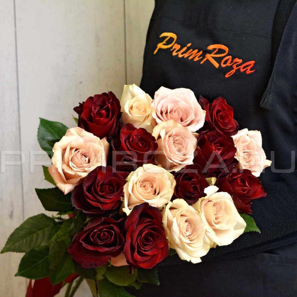 Bouquet of 17 roses #R5219 Flowers delivery Vladivostok