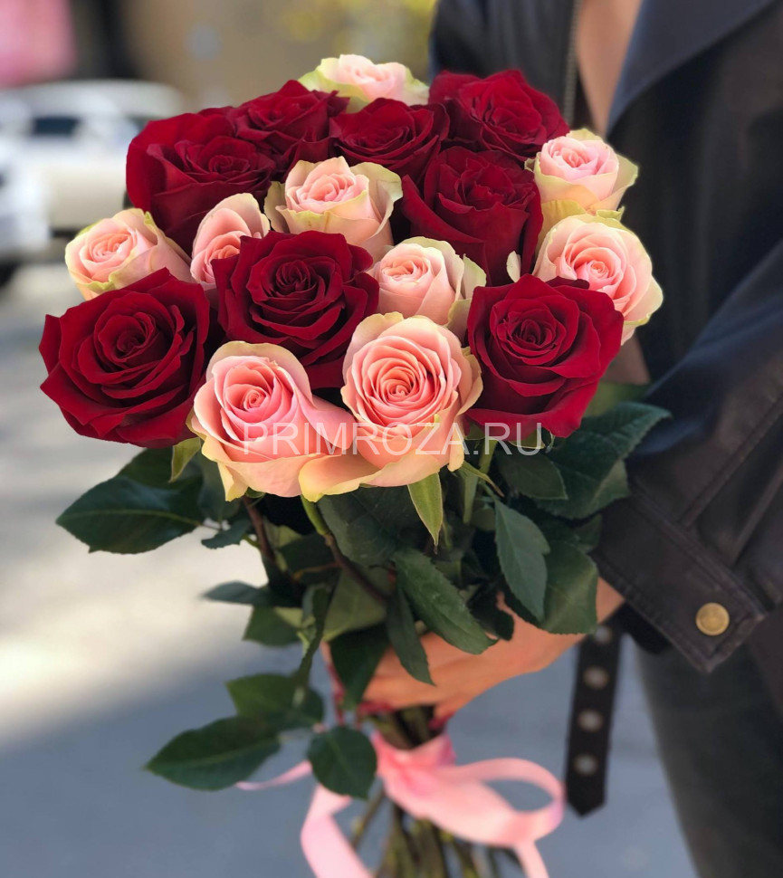 Bouquet of 17 roses #R5219 Flowers delivery Vladivostok
