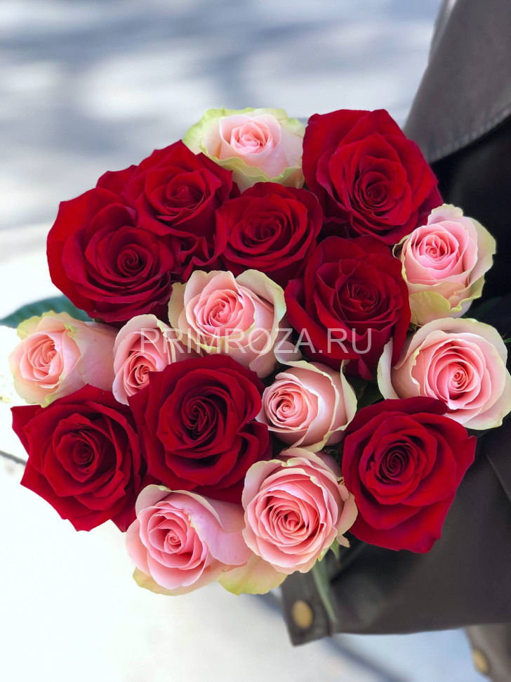Bouquet of 17 roses #R5219 Flowers delivery Vladivostok