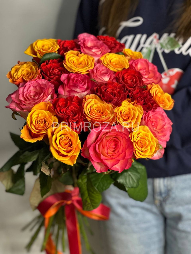 Букет из 25 роз микс Flowers delivery Vladivostok