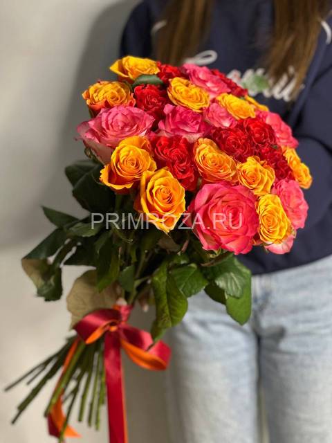 Букет из 25 роз микс