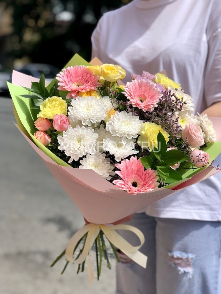 Сборный нежный букет с герберами #A6651 Flowers delivery Vladivostok
