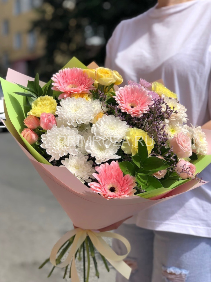 Сборный нежный букет с герберами #A6651 Flowers delivery Vladivostok