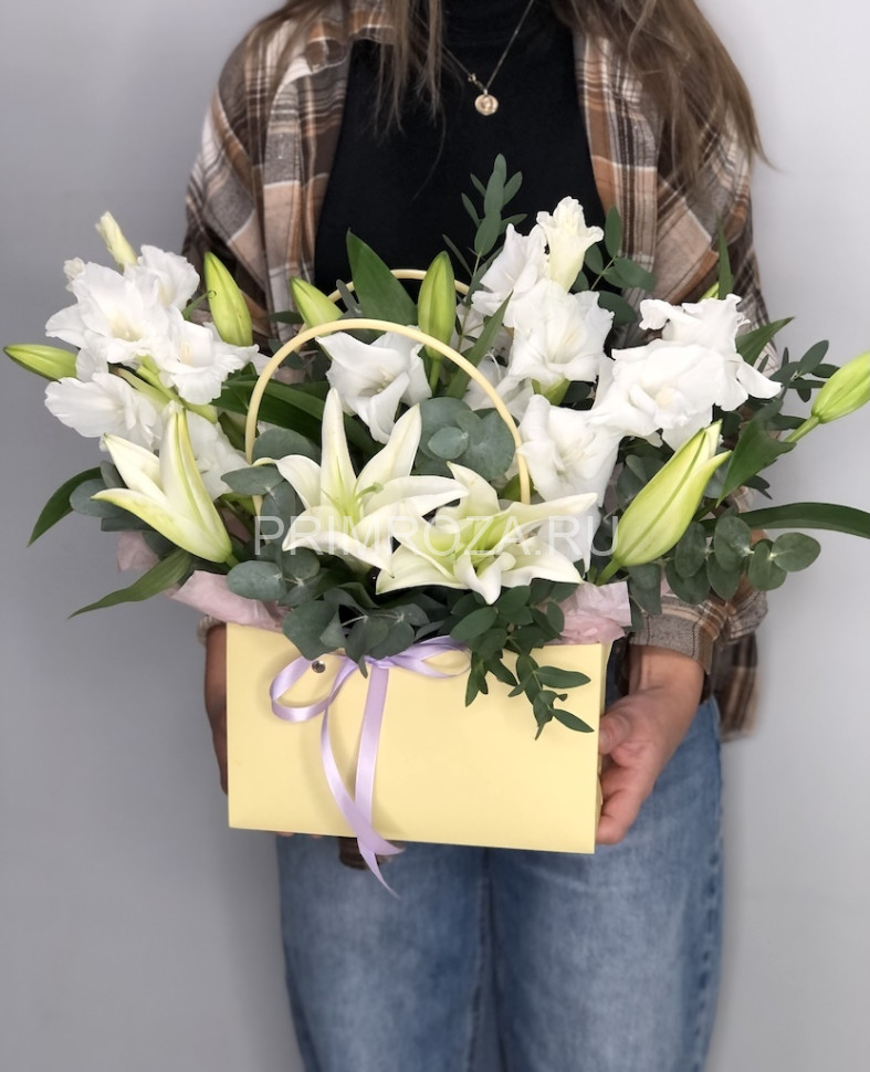 Композиция с лилиями и гладиолусами  Flowers delivery Vladivostok