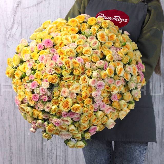 Bouquet of 101 spray roses #R9056
