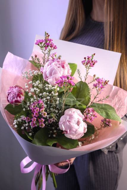 Assorted peonies 