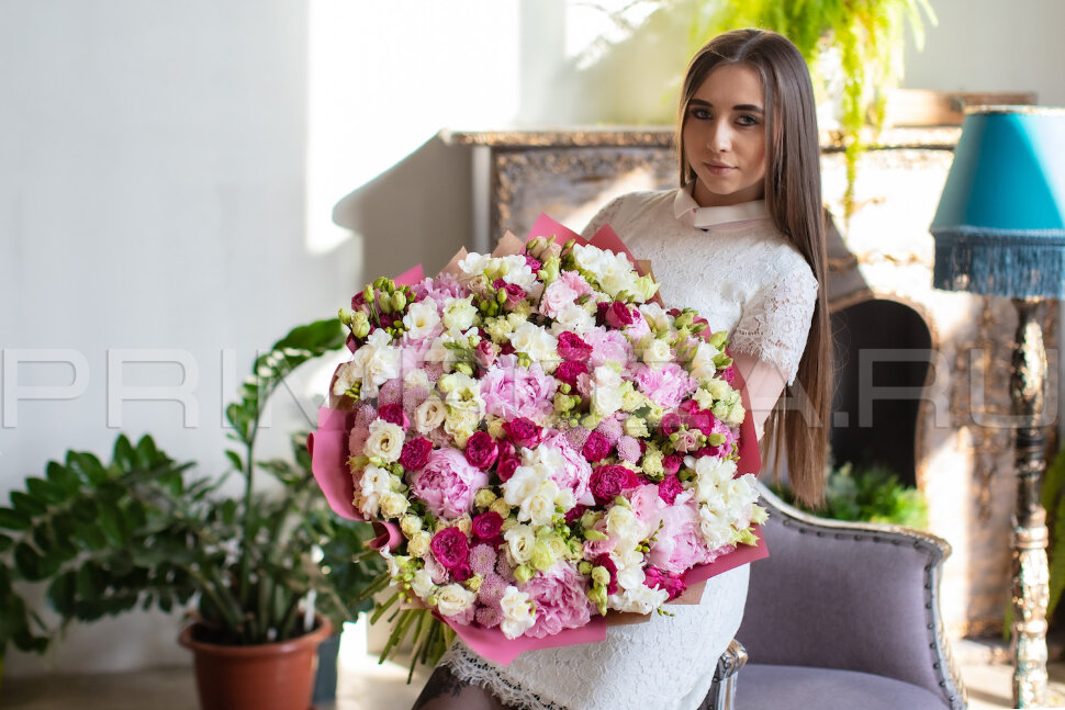 A large mixed bouquet with peonies No. P021 Flowers delivery Vladivostok