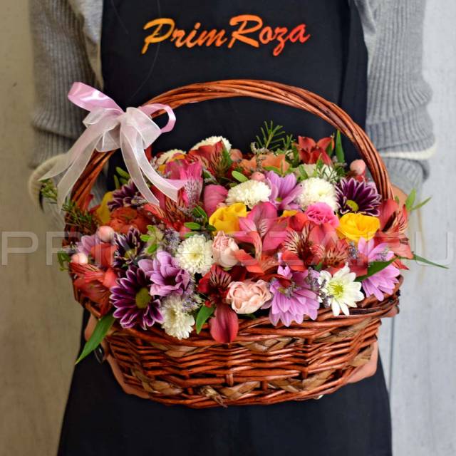 Mixed bouquet in a decorative basket #A2059