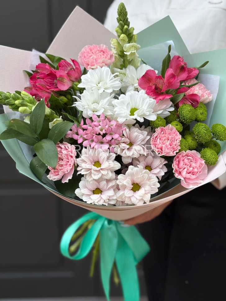 Ассорти с хризантемами и альстромериями #6776 Flowers delivery Vladivostok