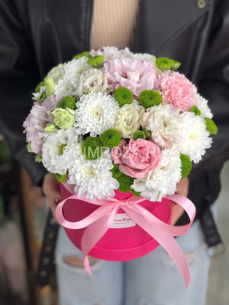 Сборный букет в декоративной коробке #6778 Flowers delivery Vladivostok