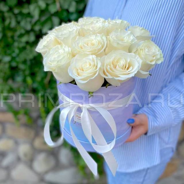 Bouquet of roses in a hat box #C1