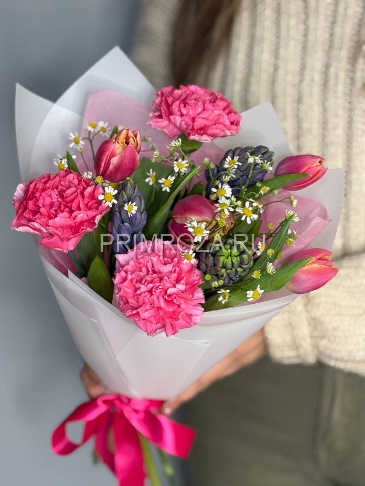 Сборный букет с тюльпанами и гиацинтами Flowers delivery Vladivostok