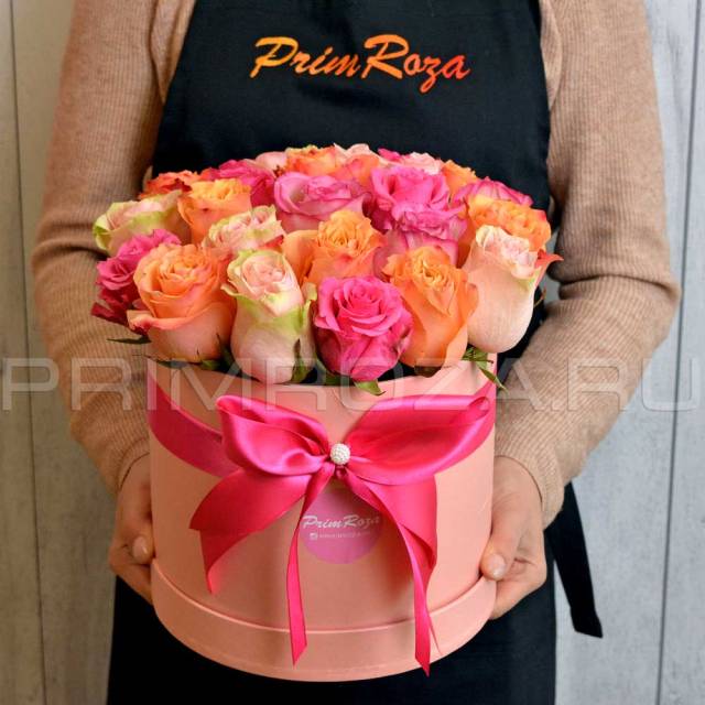 Bouquet of roses in a hat box #C7