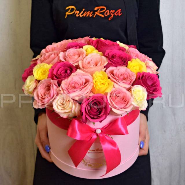 Bouquet of roses in a hat box #C7