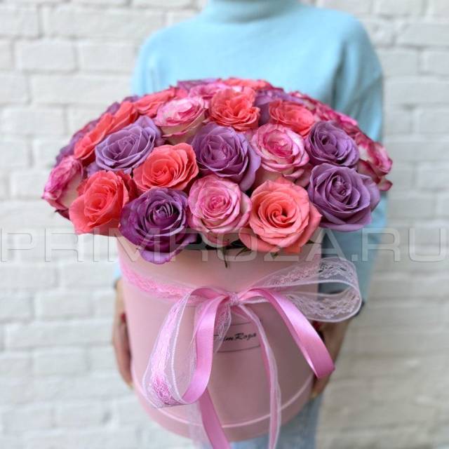 Bouquet of roses in a hat box #C7
