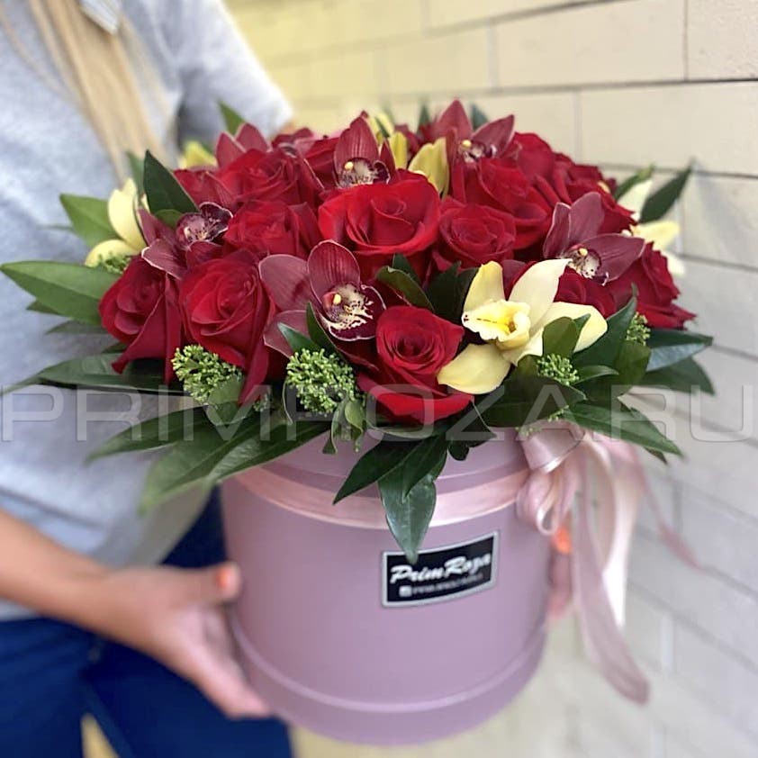 Prefabricated bouquet in a decorative box #A7512 Flowers delivery Vladivostok