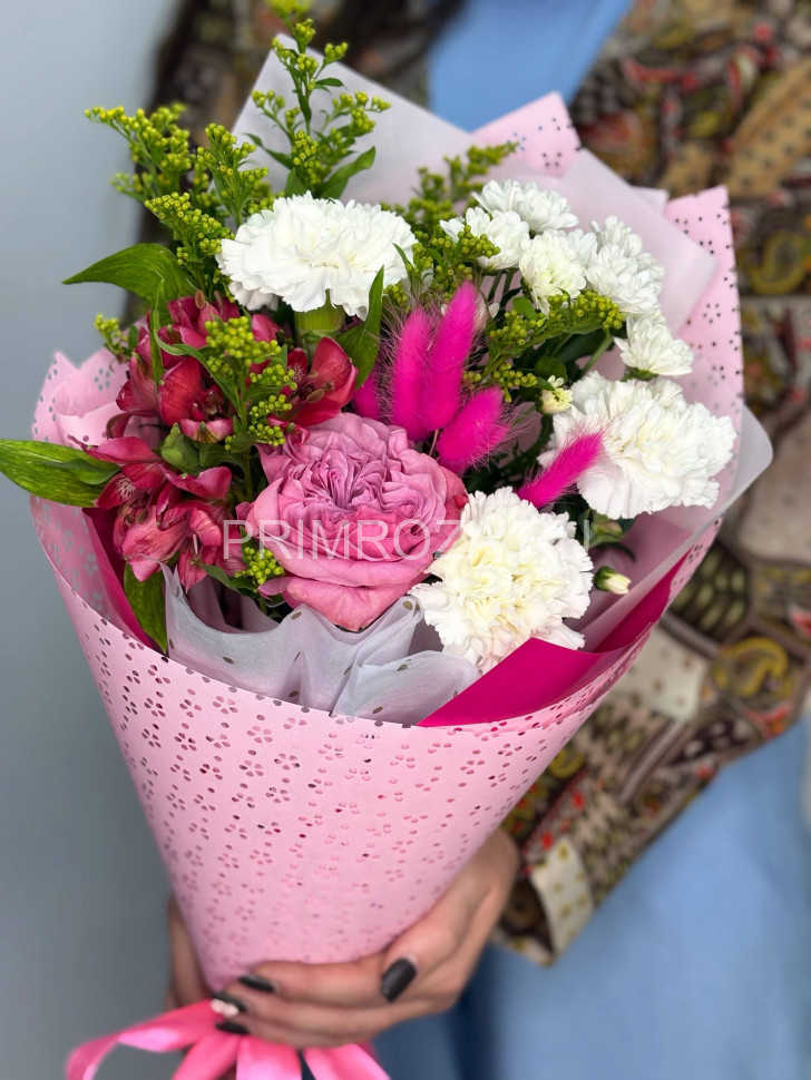 Букет с пионовидной розой Flowers delivery Vladivostok