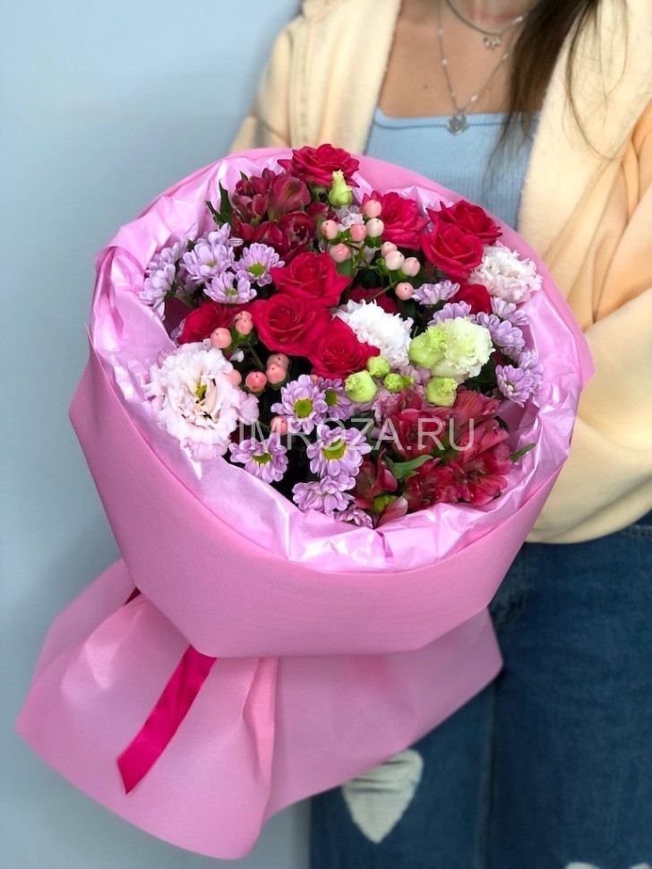 Букетиз кустовых роз и сантини #7412 Flowers delivery Vladivostok