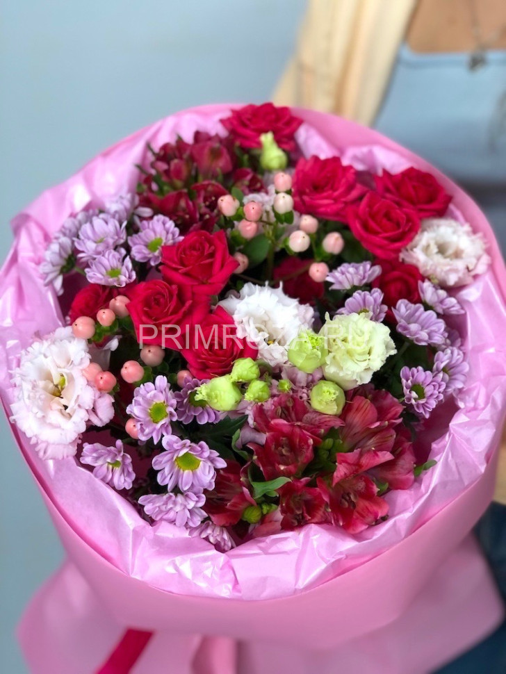 Букетиз кустовых роз и сантини #7412 Flowers delivery Vladivostok