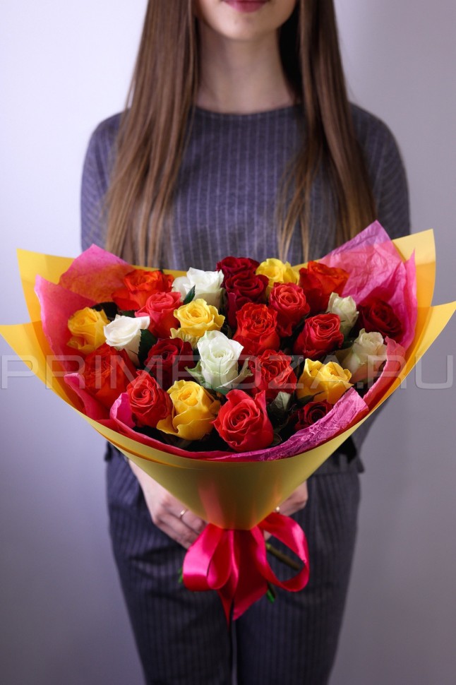 Bouquet of multicolored roses  Flowers delivery Vladivostok
